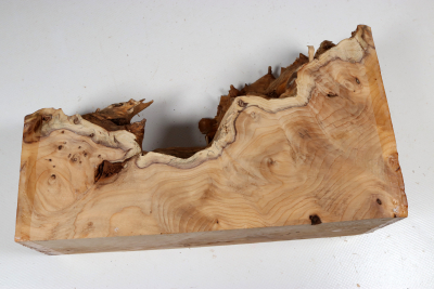 Yew Burl 245x150x75mm - Eib1810