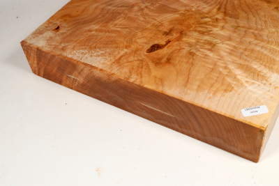 Quilted Maple plain 320x230x55mm - Ahorn0381