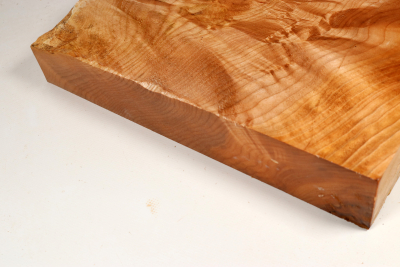 Quilted Maple plain 320x230x55mm - Ahorn0381