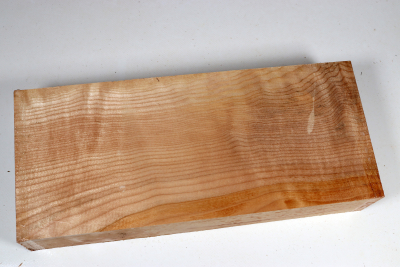 Quilted Maple 335x145x55mm - Ahorn0386