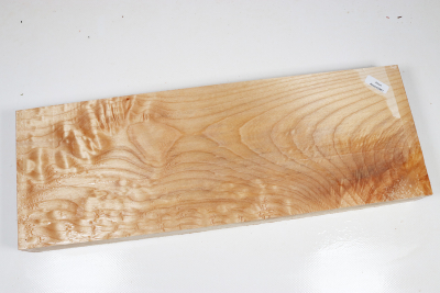 Board Qulited Maple 395x140x37mm - Ahorn0367