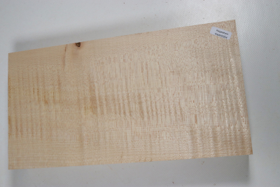 Brettabschnitt Riegelahorn 305x160x49mm - RieAh0304