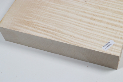 Board Curly Maple 365x250x47mm - RieAh0306