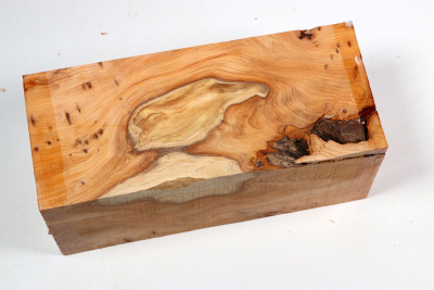 Square Yew Burl 205x85x80mm - Eib1705