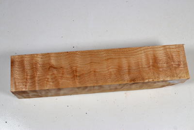 Square Qulited Maple 285x60x60mm - Ahorn0418