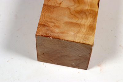 Square Qulited Maple 285x60x60mm - Ahorn0418