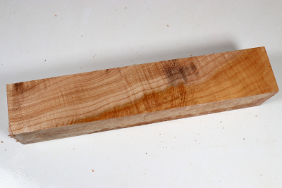 Square Qulited Maple 305x60x60mm - Ahorn0407