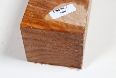 Square Qulited Maple 305x60x60mm - Ahorn0407