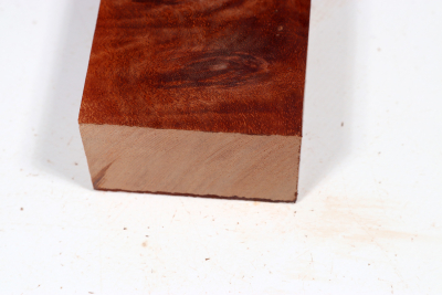 Red Resin Burl 220x63x33mm - RedRe0291
