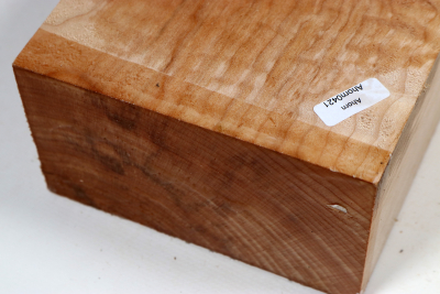 Block Qulited Maple 275x135x73mm - Ahorn0421