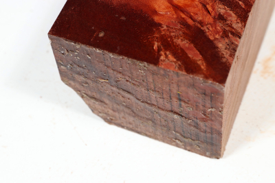Block Red Resin Burl 110x72x57mm - RedRe0301