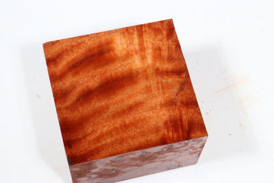 Block Red Resin Burl 74x74x48mm - RedRe0275