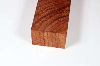 Messergriffblock Ebiara, rotes Zebrano XCut