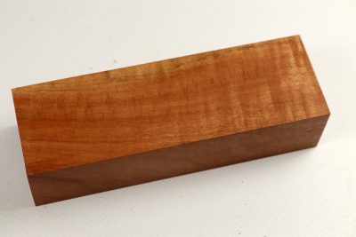 Knife Block Red Milkwood, curly - Milk0034