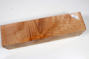 Square Qulited Maple 290x75x75mm...
