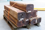 Exotic wood at the sawmill: Kingwood, Cocobolo and Ebony