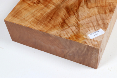 Blank Qulited Maple 200x170x57mm - Ahorn0389