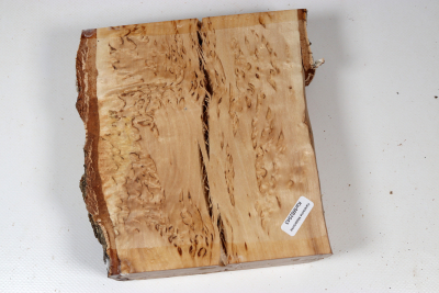 Brettabschnitt karelische Maserbirke 170x135x48mm - KarMB2943 Brettabschnitt karelische Maserbirke 170x135x48mm - KarMB2943