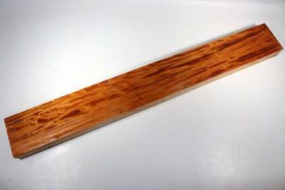 Gitarrenhals Honduras Mahagoni / Swietenia curly 1030x130x50mm - Swiet0138