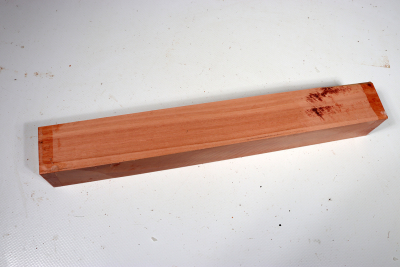 Square Eucalyptus, red 305x40x40mm - Euka0184