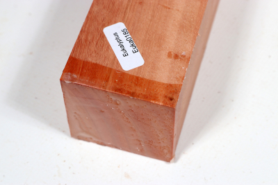 Square Eucalyptus, red 305x50x50mm - Euka0185