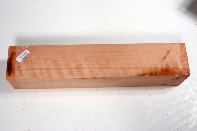 Square Eucalyptus, red 305x60x60mm - Euka0187