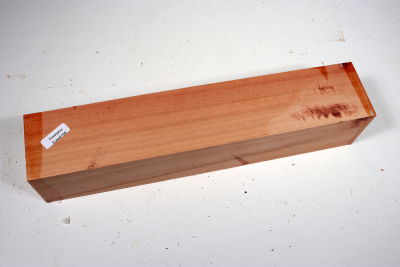 Square Eucalyptus, red 305x60x60mm - Euka0199