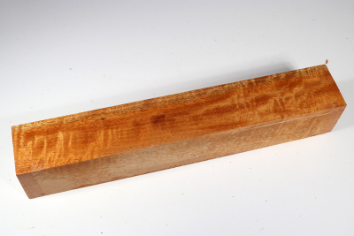 Square Honduran Mahogany / Swietenia curly 305x50x50mm - Swiet0111