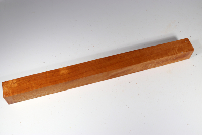 Square Honduran Mahogany / Swietenia curly 405x35x35mm - Swiet0106