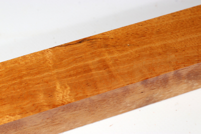 Square Honduran Mahogany / Swietenia curly 405x35x35mm - Swiet0106