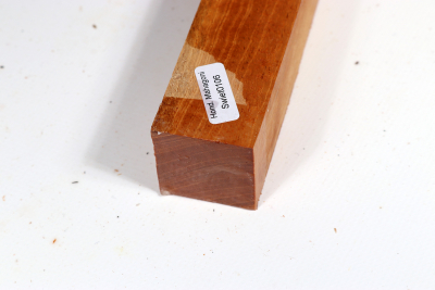 Square Honduran Mahogany / Swietenia curly 405x35x35mm - Swiet0106