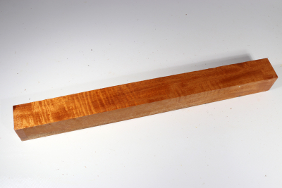 Square Honduran Mahogany / Swietenia curly 405x40x40mm - Swiet0104