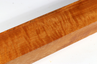 Square Honduran Mahogany / Swietenia curly 405x40x40mm - Swiet0104