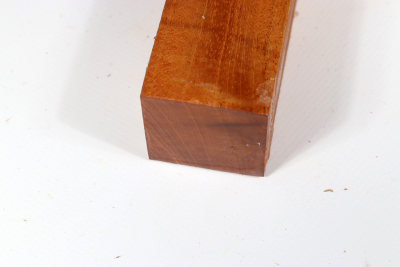 Square Honduran Mahogany / Swietenia curly 405x40x40mm - Swiet0104