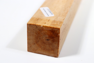 Square Karelian Masurbirch 350x33x33mm - KarMB2337
