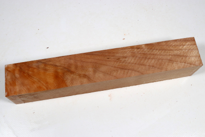 Square Qulited Maple 295x48x48mm - Ahorn0410