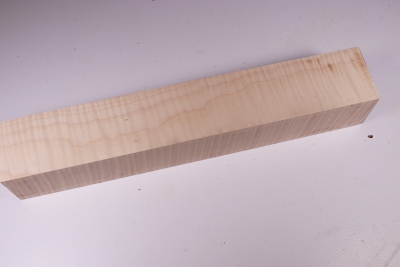 Square Curly Maple 305x50x50mm 1A