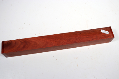 Square Bloodwood, Red Satiné 345x40x40mm - Blood0138
