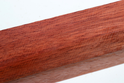 Square Bloodwood, Red Satiné 345x40x40mm - Blood0139