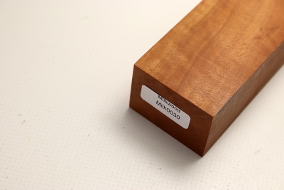 Knife Block Red Milkwood, curly - Milk0030